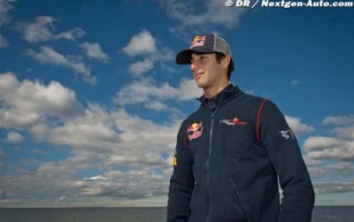 Ricciardo ’ready’ for F1 debut with eye on Webber