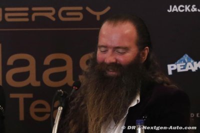 William Storey attaque Rich Energy sur Twitter