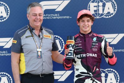 Hamilton&nbsp;: Antonelli a fait ’taire les critiques’ avec sa première pole position en F1