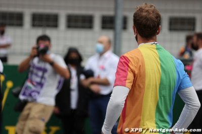 Cinq pilotes dont Ocon et Vettel convoqués chez les commissaires