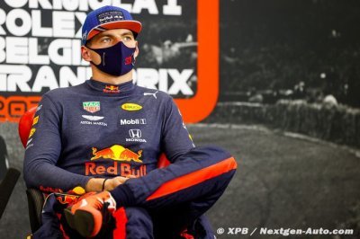 Patient Verstappen admits title charge ’not easy’