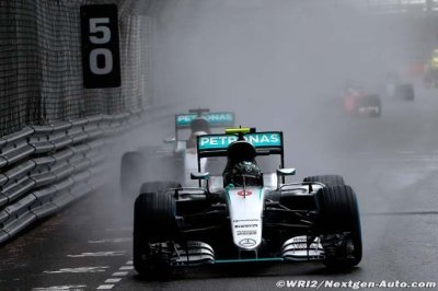 Pundits disagree over Rosberg team orders