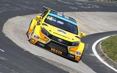 Nordschleife, Libres 1&nbsp;: Van Lagen se signale sous la pluie