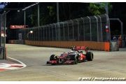 Lewis Hamilton storms to pole under the lights at Singapore