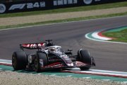 Komatsu met la pression sur Magnussen pour son avenir