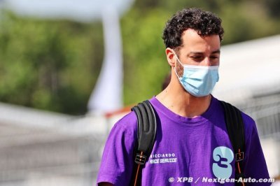 Ricciardo should not ’give up’ - Marko
