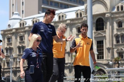 No race seat for Ricciardo ’his choice’ - Albon