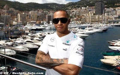 Hamilton aime voyager