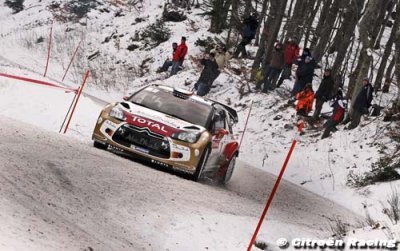 ES 16&nbsp;: Scratch de Loeb alors que Mads Ostberg faute