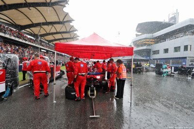 Hamilton déplore le manque de courses sous la pluie et l’attribue aux jeunes pilotes