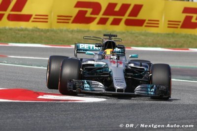 Hamilton signe le hat trick à Barcelone devant Vettel