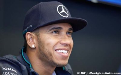 Hamilton expects contract talks within 2014