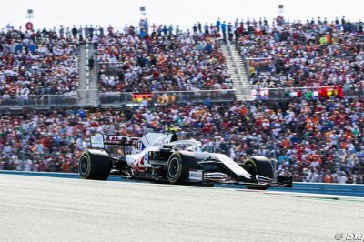Schumacher caught in middle of title battle