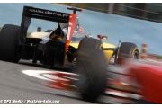 Grosjean holds on for victory in Istanbul