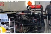 McLaren modifies floor for Monza flex tests