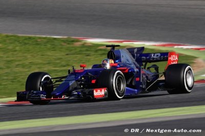 Sainz flattered by Prost praise