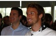 Irvine taquine, Button répond