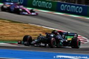Mercedes F1 dément utiliser un aileron arrière 'particulièrement flexible'