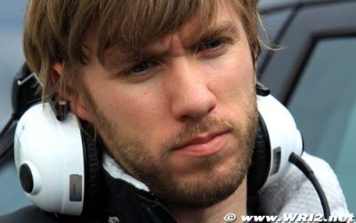 Schumacher apologised to Heidfeld after Mercedes seat clash