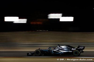Trahi par son moteur, Leclerc laisse la victoire à Hamilton à Bahreïn