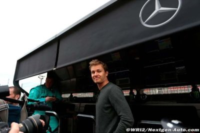 Lauda ne croit pas à un retour de Rosberg en F1