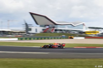 Pirelli conclut ses essais à Silverstone avec un gros crash pour Red Bull