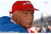 Lauda's famous cap to be blue in 2011