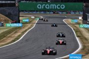 Leclerc gagne une course folle à Silverstone, Antonelli et Verstappen au tapis
