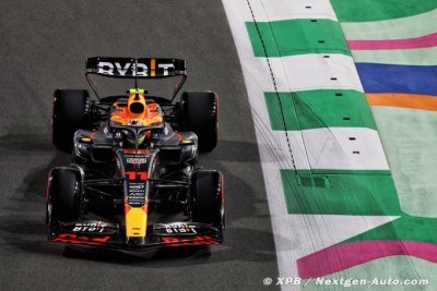 Pérez takes pole in Jeddah ahead of Leclerc and Alonso
