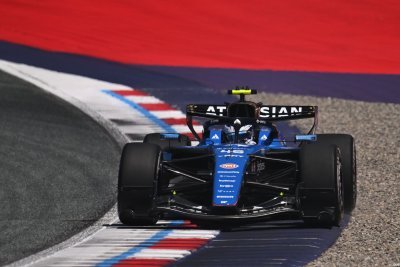 Sainz’s father says Williams faces long road back