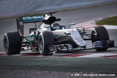 Shanghai, L1&nbsp;: Mercedes devant, crevaisons pour Massa et Magnussen