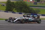 Niki Lauda réagit à l'accident de ses deux pilotes