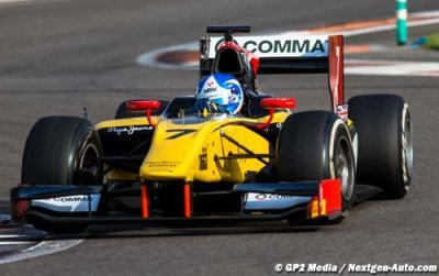 Jolyon Palmer quickest again at Yas Marina