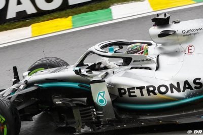Hamilton critique encore la règle du casque unique 