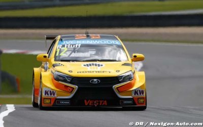 Slovakia Ring, Tests&nbsp;: Huff donne le ton aux essais