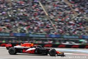 Verstappen a déjà vu des progrès après une journée 'positive'