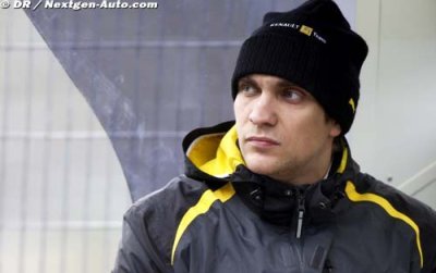 Petrov completes Lotus Renault GP line-up for 2011 & 2012