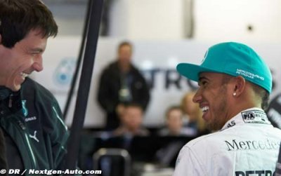 Hamilton, Rosberg have ’two year contracts’ - Wolff