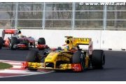 Petrov wants to race Ferrari and McLaren in 2011