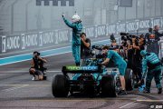 Vettel conclut une journée et une carrière 'incroyables' avec un point