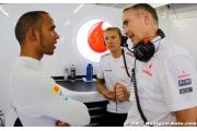 Martin Whitmarsh confident Lewis will stay