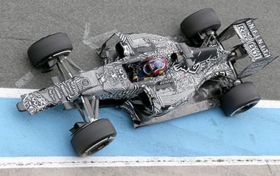 Kvyat loses wing, Lotus impresses with nose