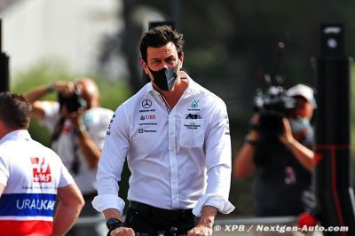 Russell ou Bottas&nbsp;? Mercedes F1 confirme repousser encore sa décision&nbsp;!