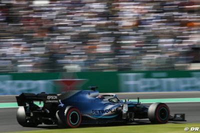 Hamilton et Wolff constatent les dégâts face à Ferrari sur un tour