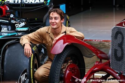 Russell&nbsp;: Conduire une Mercedes centenaire était ’extraordinaire’