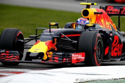 Verstappen not ashamed to trail Ricciardo