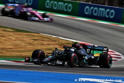 Mercedes F1 dément utiliser un aileron arrière ’particulièrement flexible’