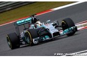Hamilton triple la mise à Shanghai