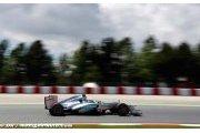 Hamilton veut que Mercedes surmonte ses problèmes de pneus