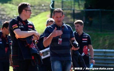 Jos Verstappen&nbsp;: Max restera une année de plus chez Toro Rosso